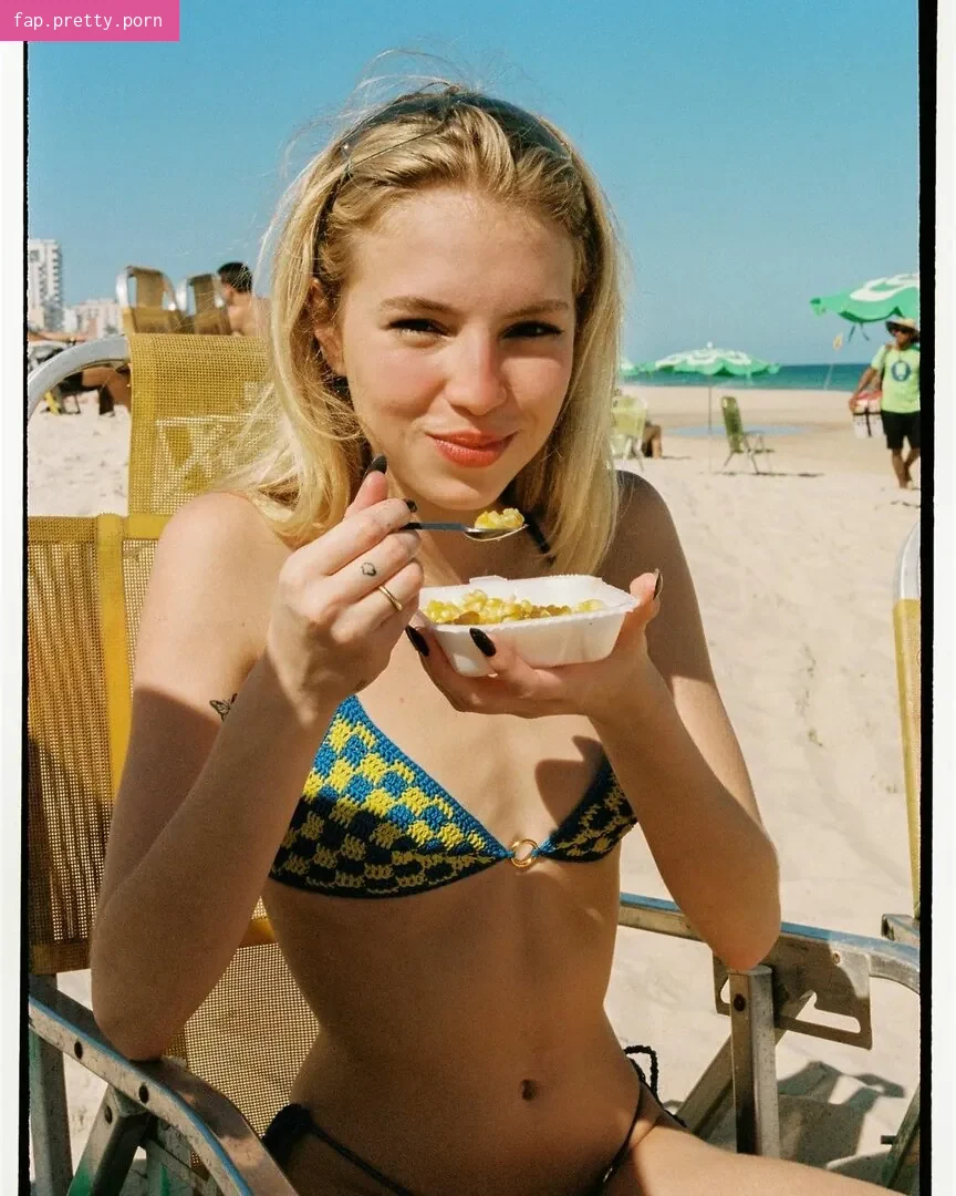 Fernanda Schneider - Photo #69