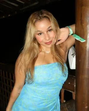 Flávia Saraiva