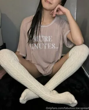 fabulous.toe.spread