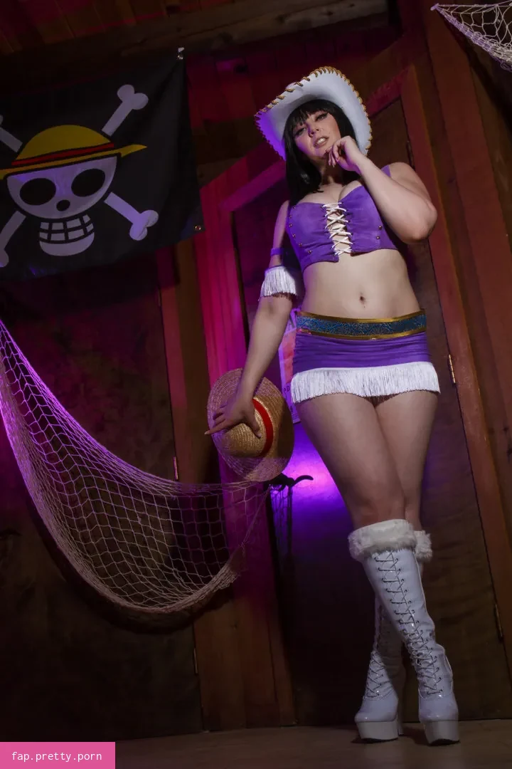 Feisty Vee - Photo #03