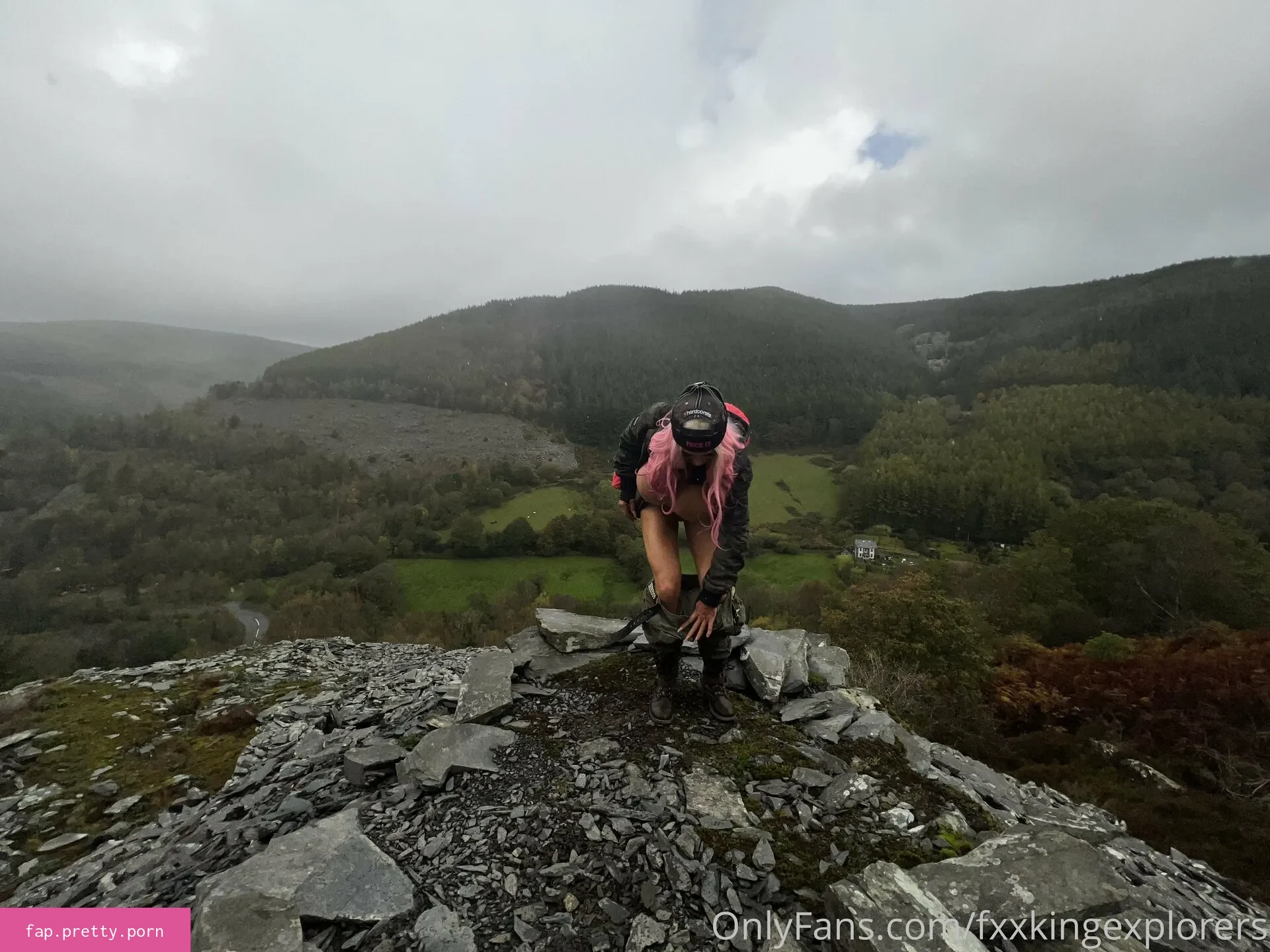 fxxkingexplorers - Photo #95
