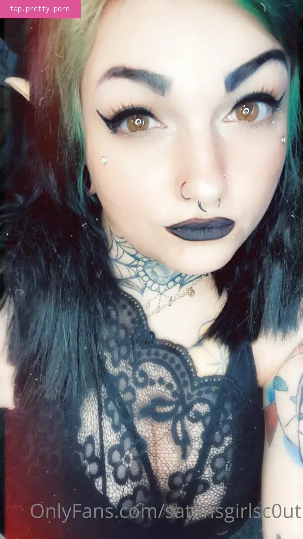 g0thiccg0dess - Photo #25