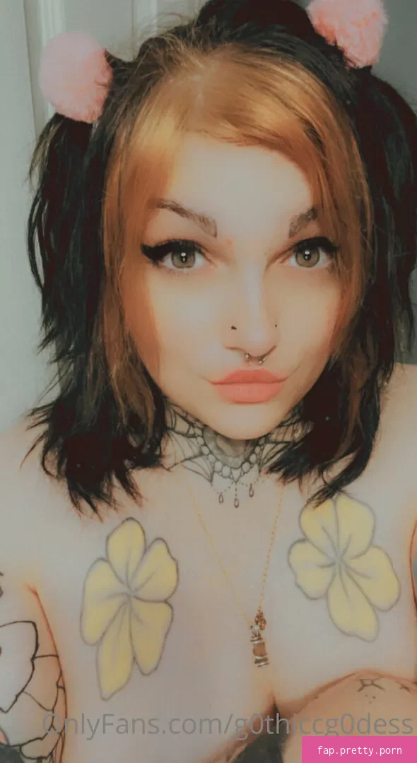 g0thiccg0dess - Photo #55