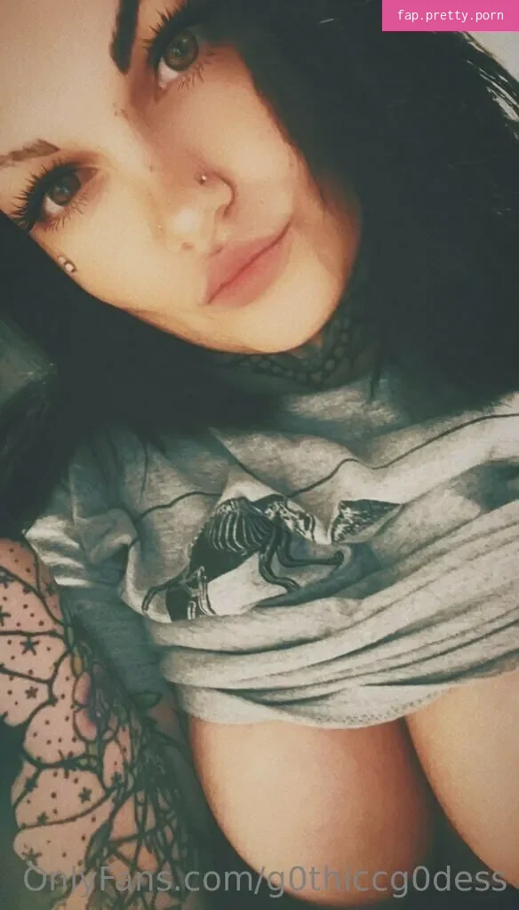 g0thiccg0dess - Photo #79