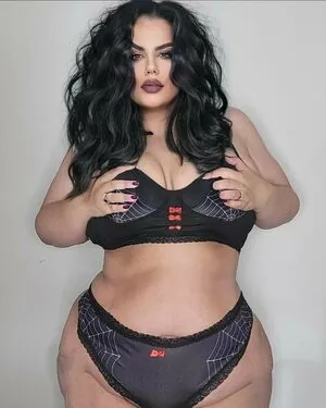 G0thiccthighs