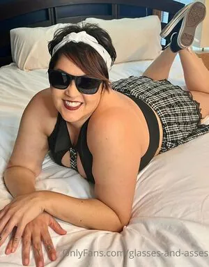 glasses-and-asses