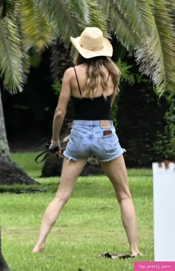 Gisele Bündchen - Photo #25
