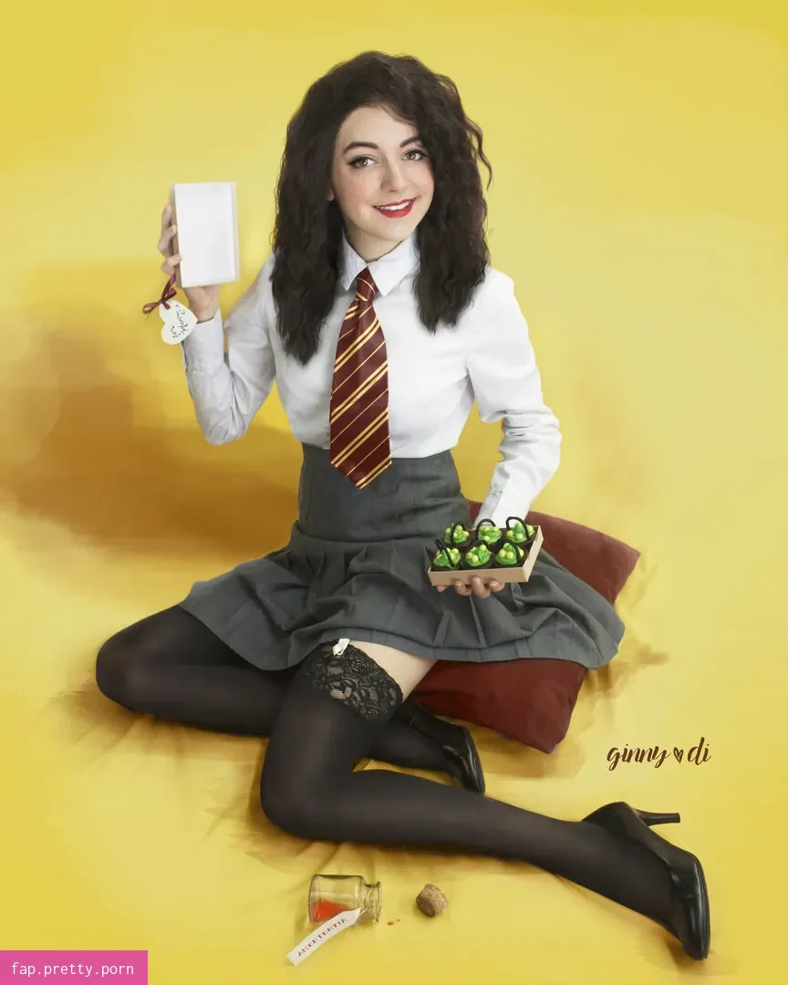 Ginny Di - Photo #23