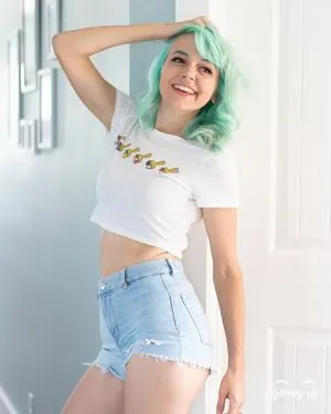 Ginny Di
