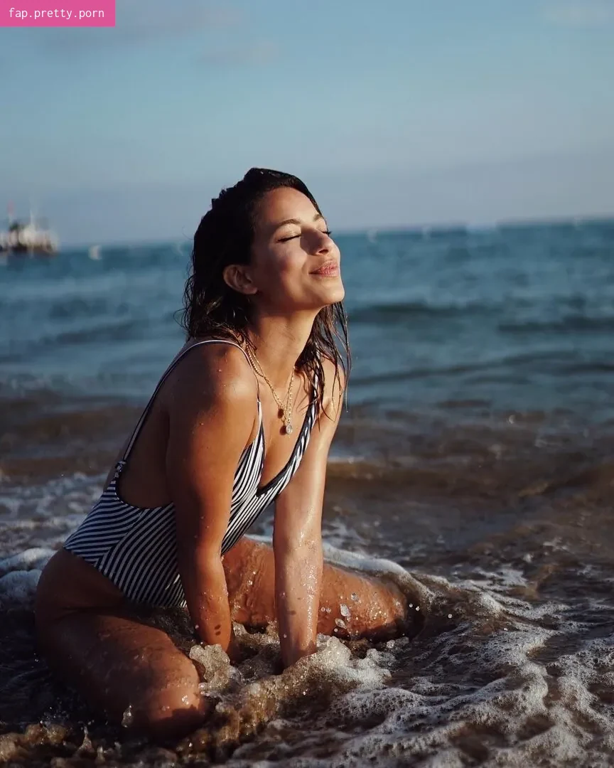 Gizem Emre - Photo #23