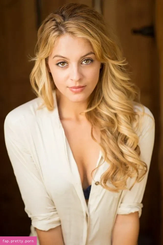 Gage Golightly - Photo #11