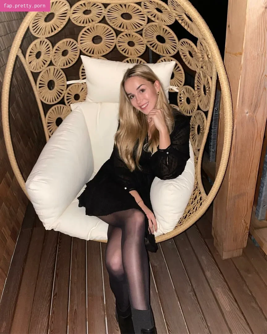 Giulia Gwinn - Photo #21