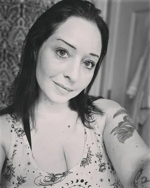 goth-goddess-thea