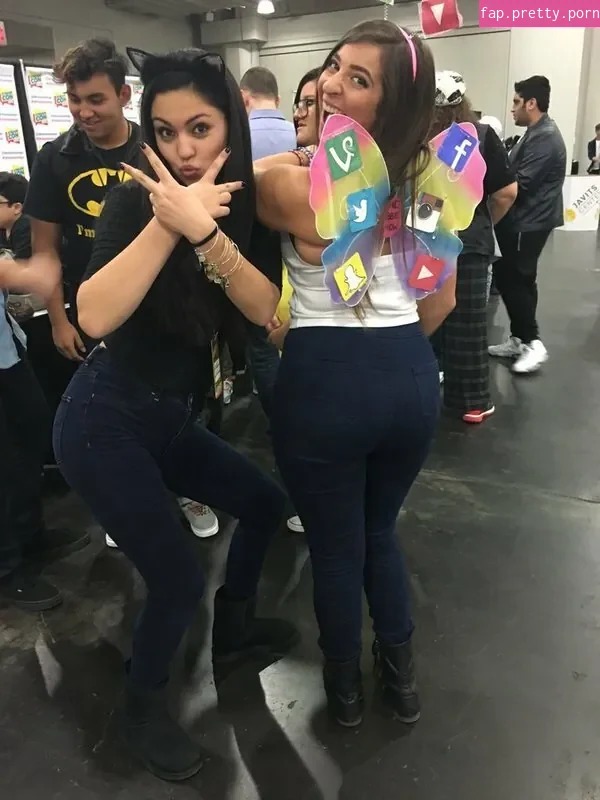 Gabbie Hanna - Photo #42