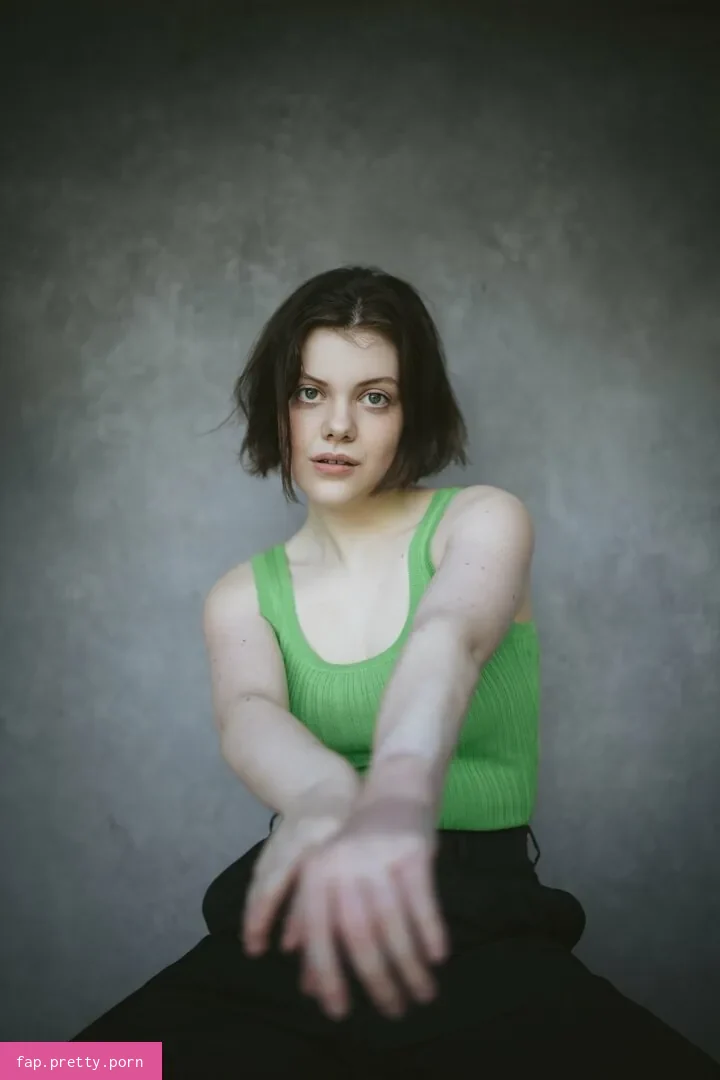 Georgie Henley - Photo #01