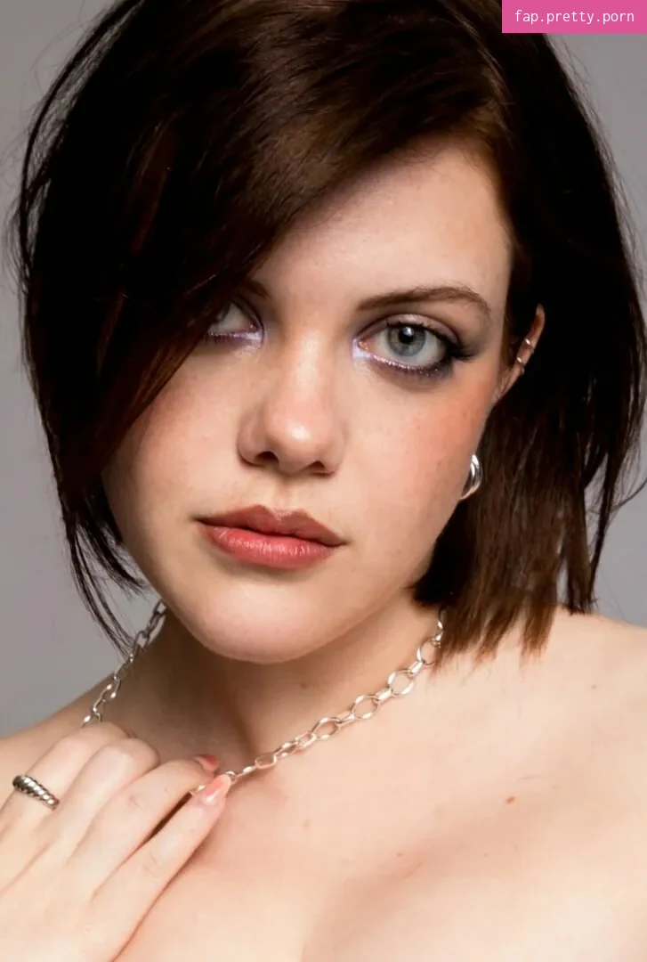 Georgie Henley - Photo #19