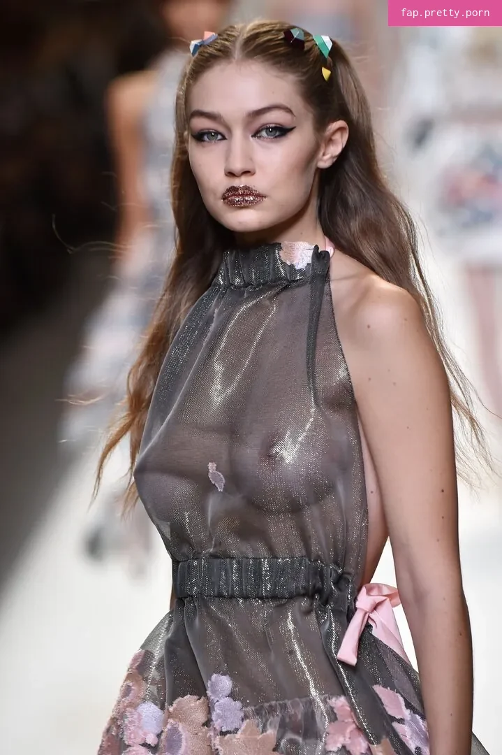 Gigi Hadid - Photo #33