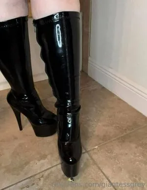 giantessgrey