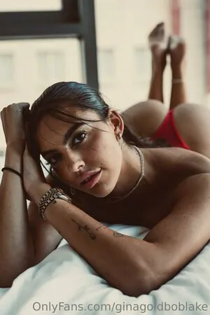 ginagoldboblake