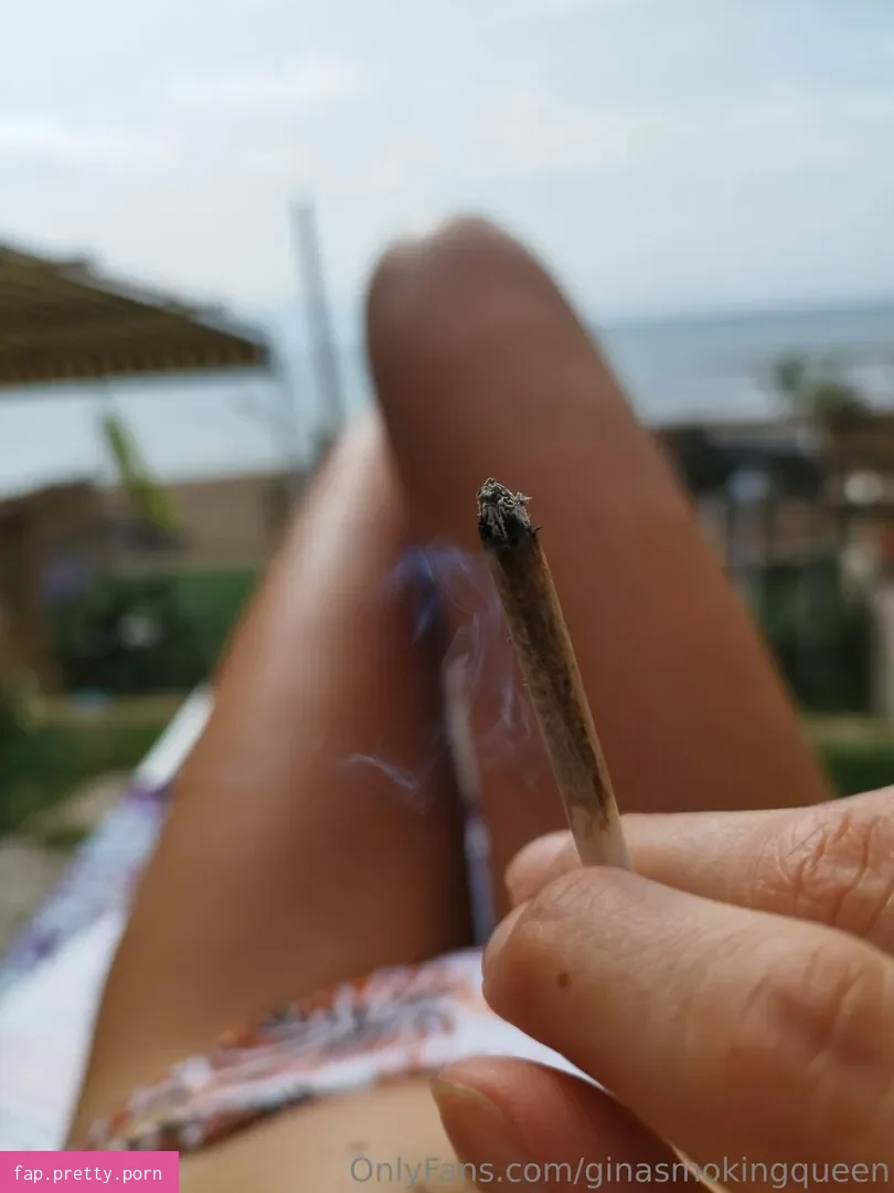 ginasmokingqueen - Photo #25