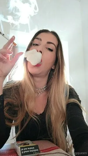 ginasmokingqueen