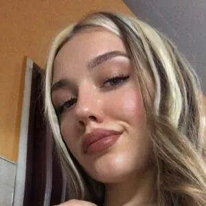 girlblondehot