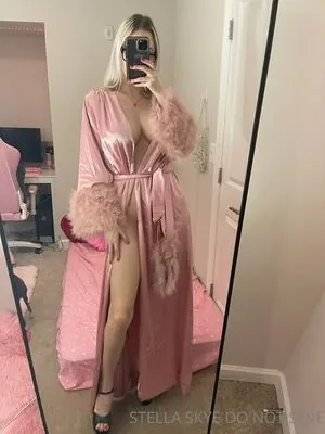 girlfriendstellaskye