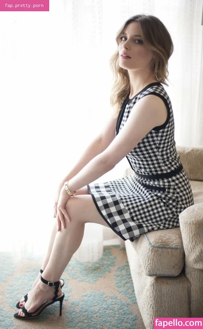 Gillian Jacobs - Photo #88