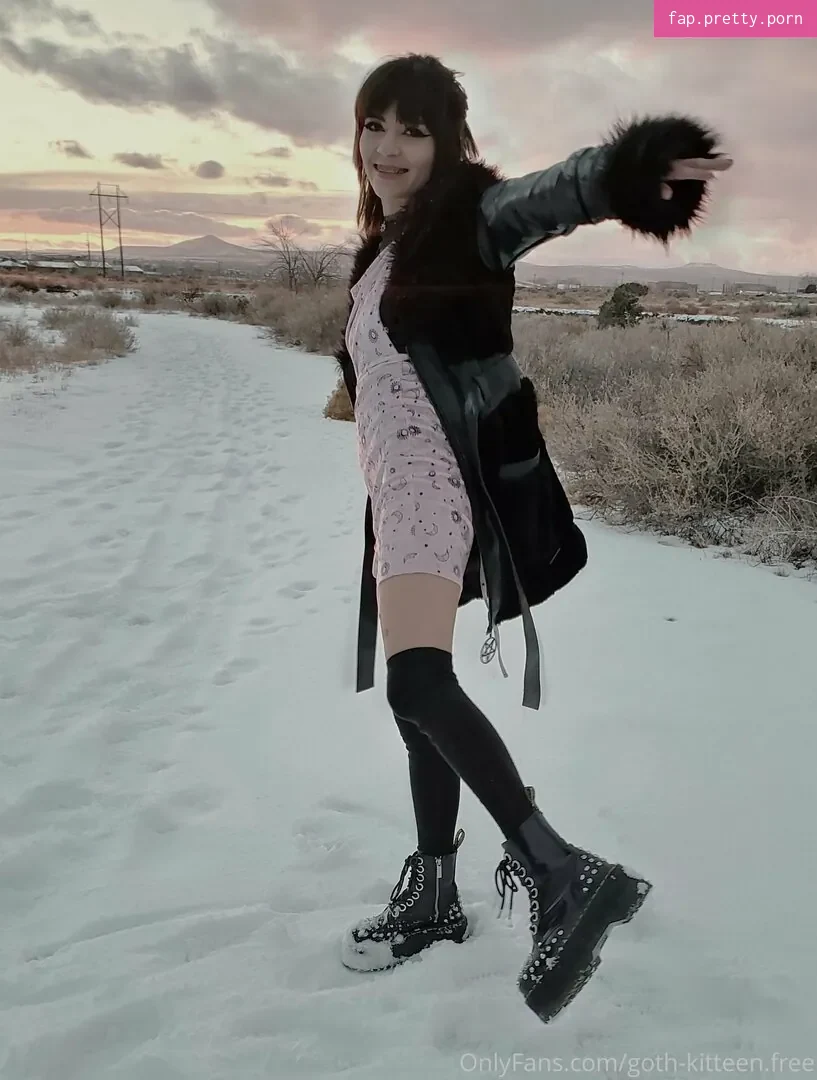 goth-kitteen.free - Photo #16