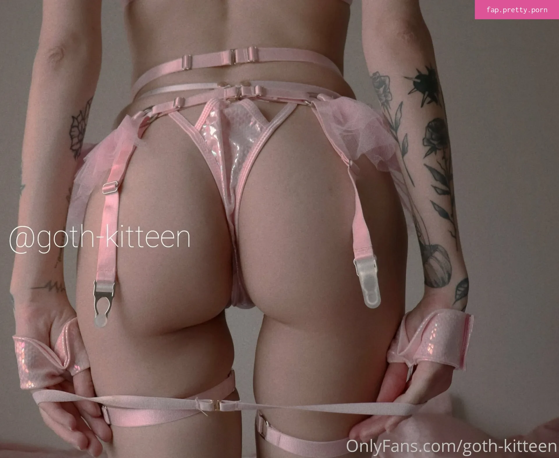 goth-kitteen - Photo #39
