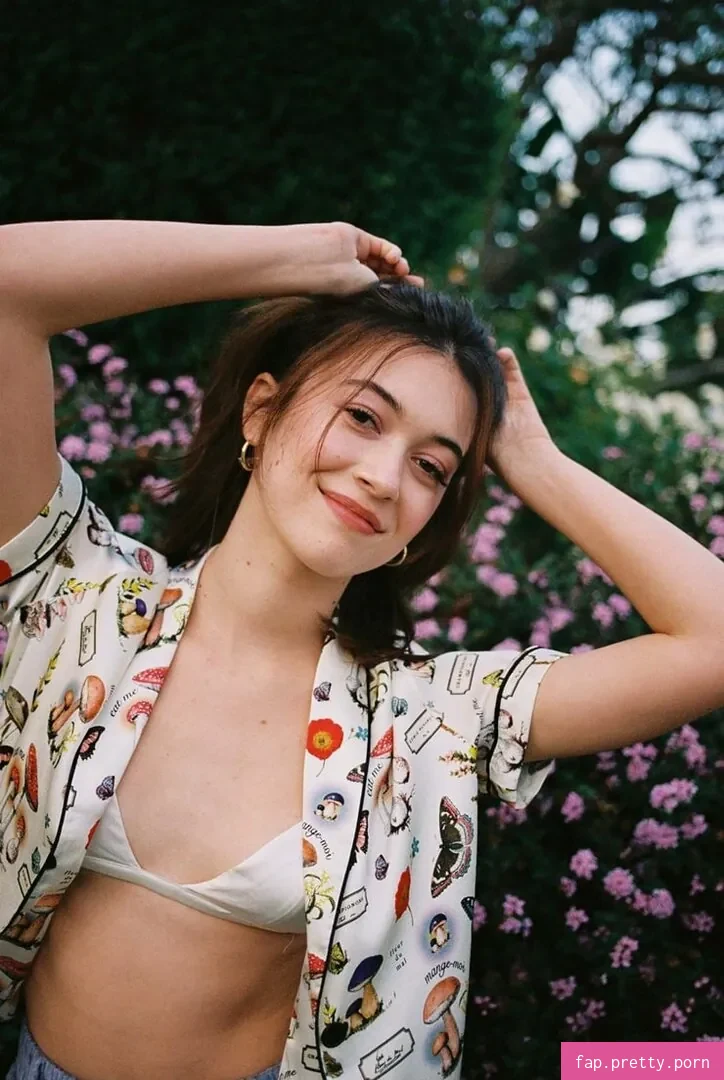 Grace Kaufman - Photo #06