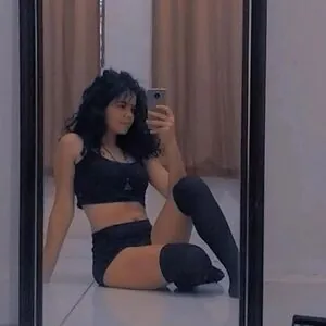 Goth_laysit4