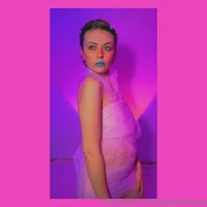 Girl On Cinema