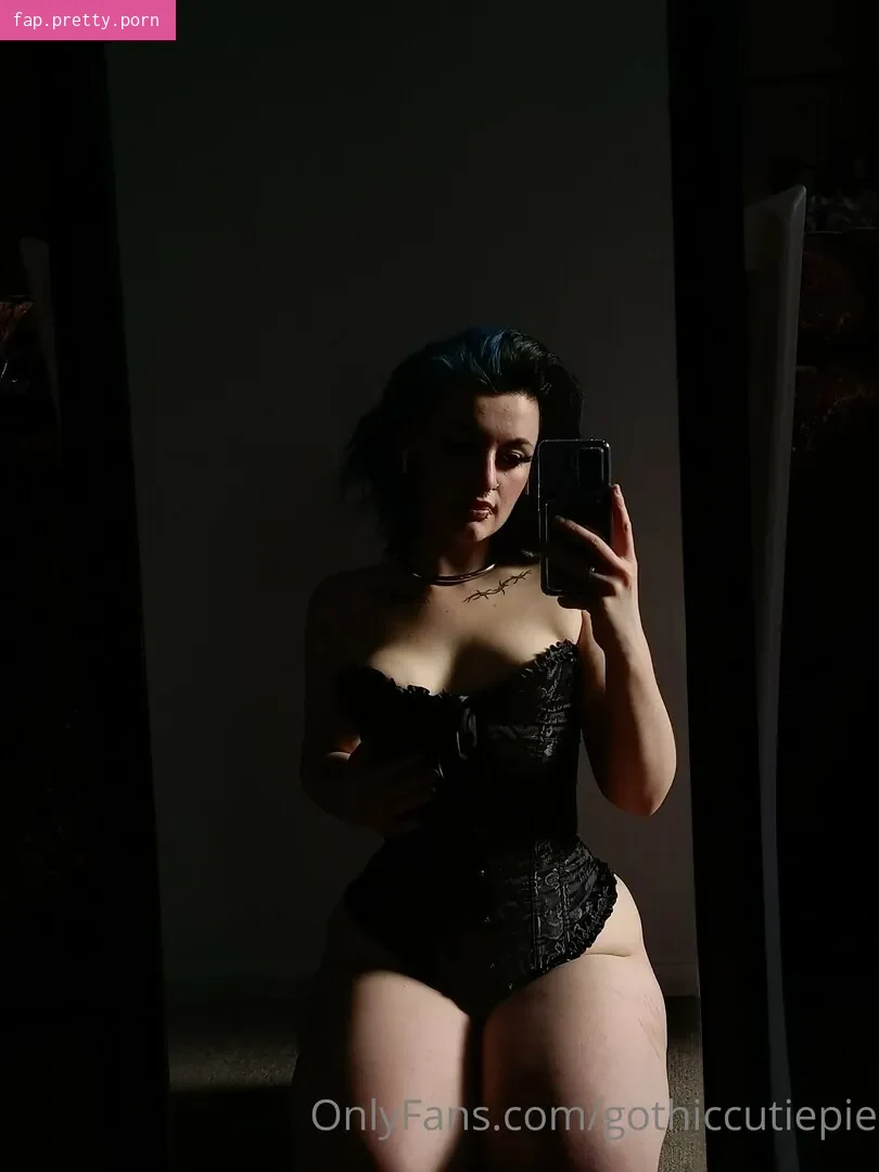 gothiccutiepie - Photo #49