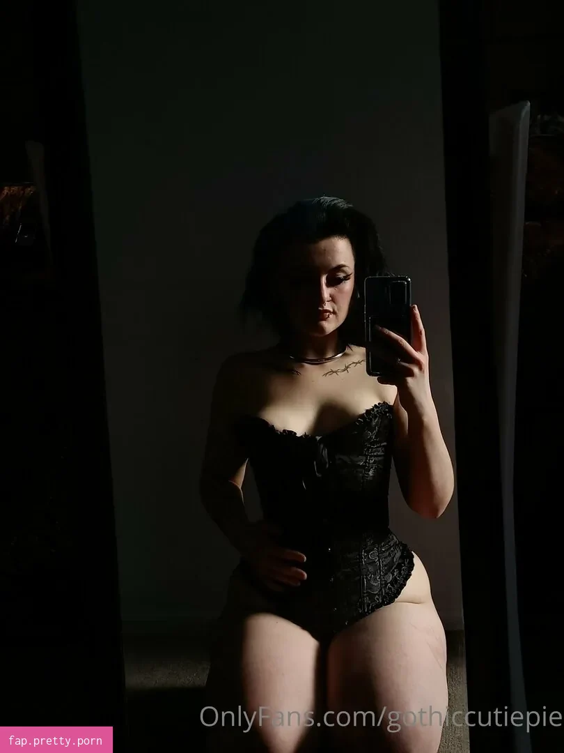gothiccutiepie - Photo #50