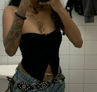 Graveyardkitty_