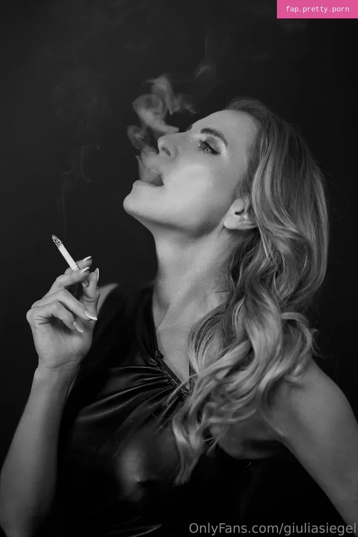 Giulia Siegel - Photo #46