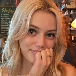 Grace Van Dien