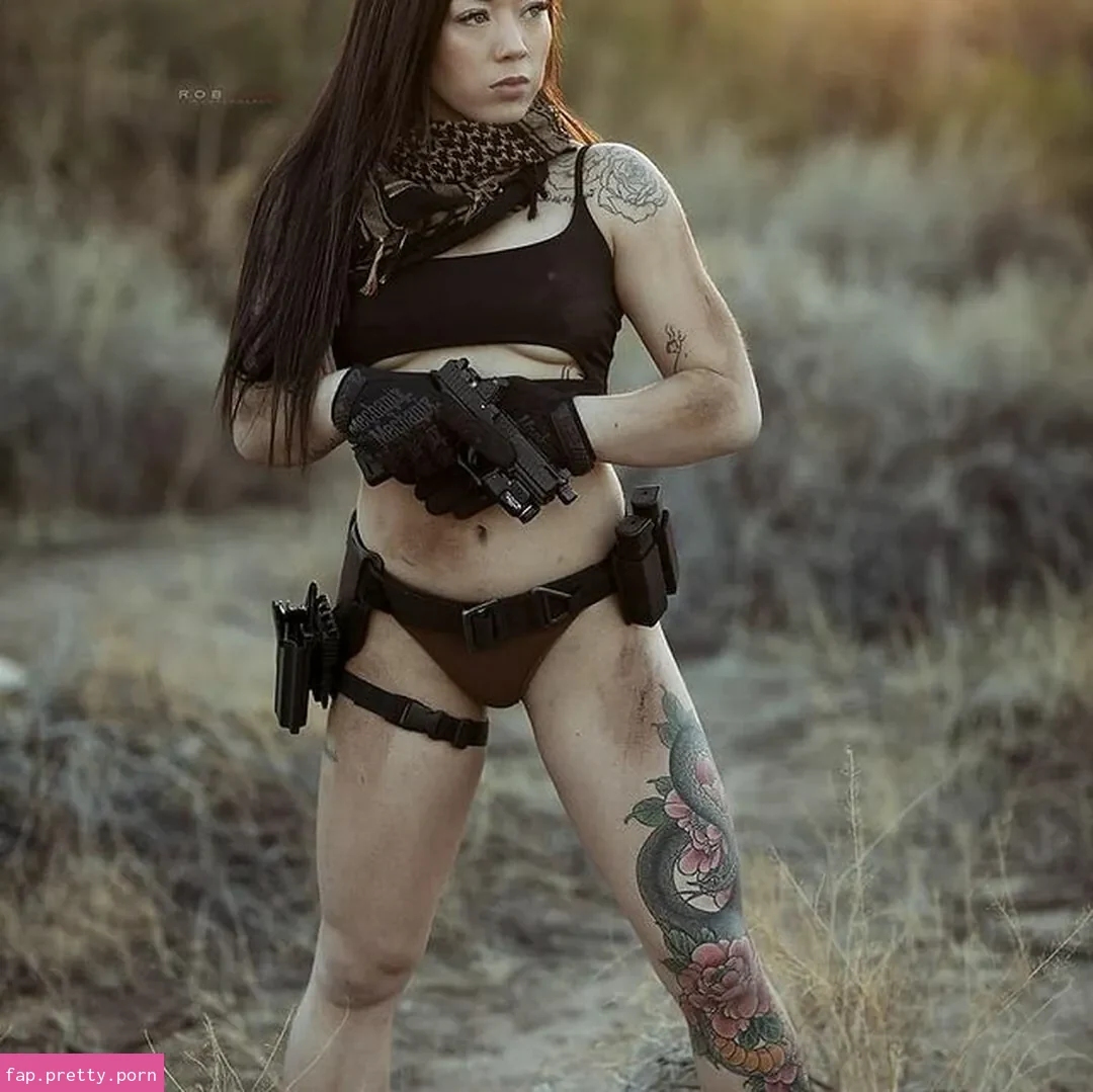 Girls With Guns - Photo #72