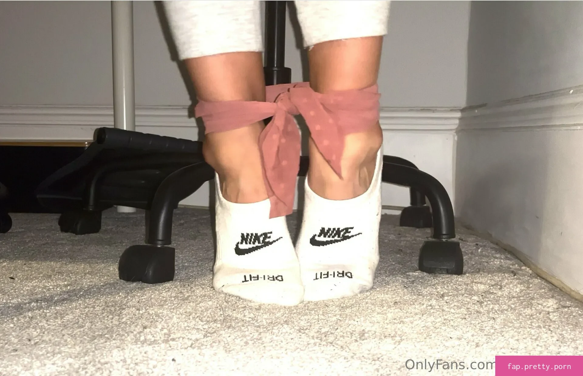 gymfeetgirl - Photo #16