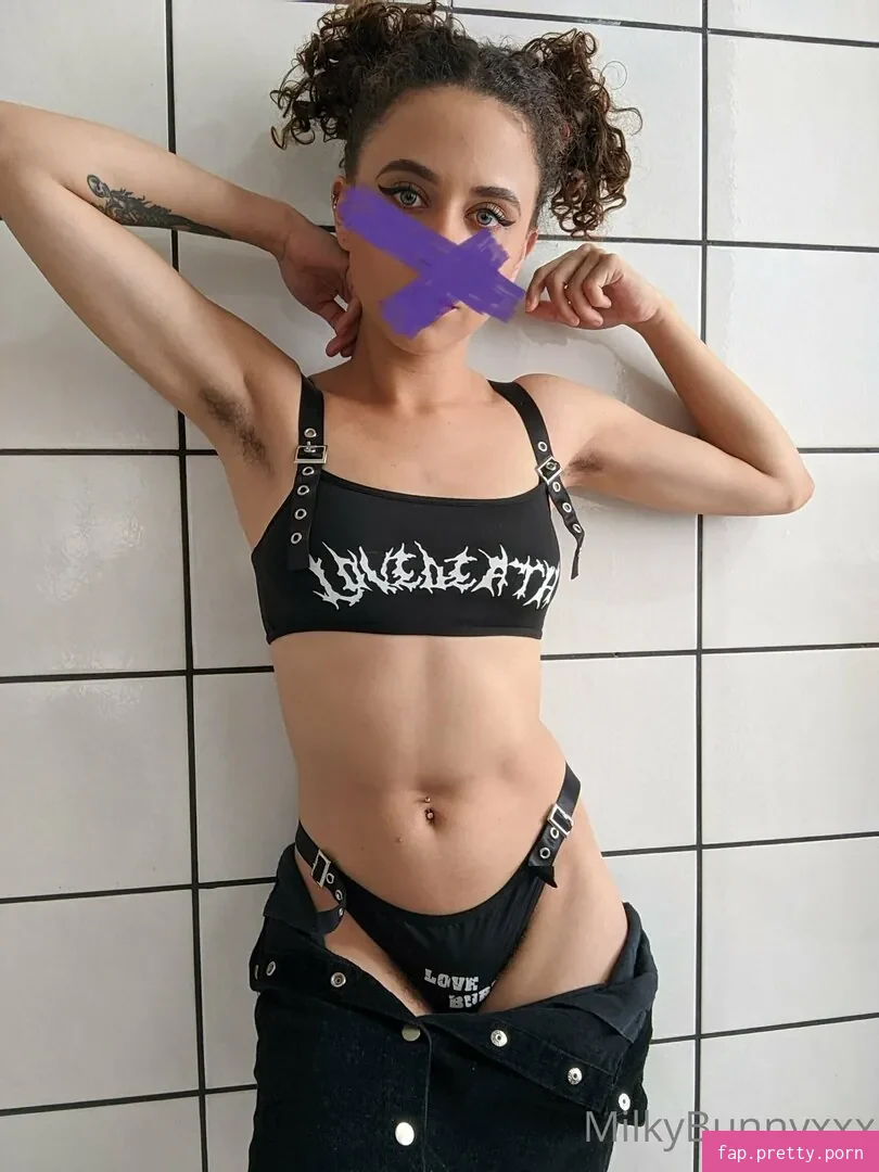 HairyAngela - Photo #12