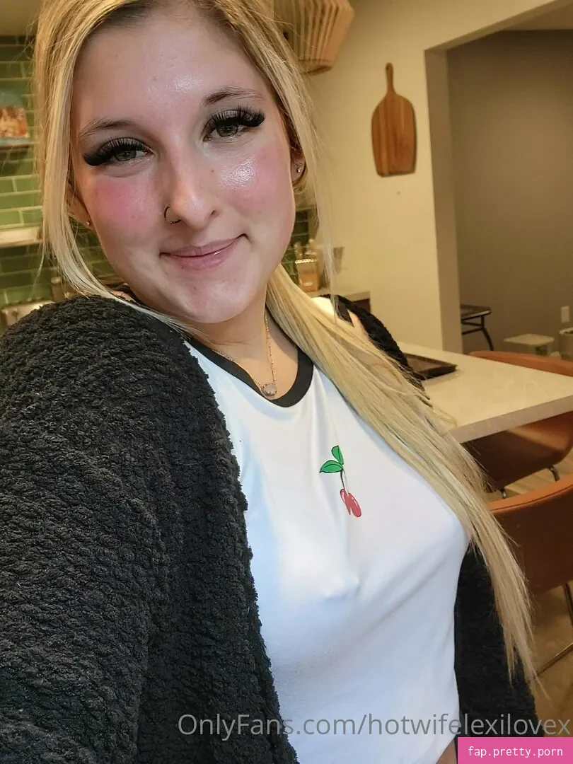hotwifelexilovex - Photo #39