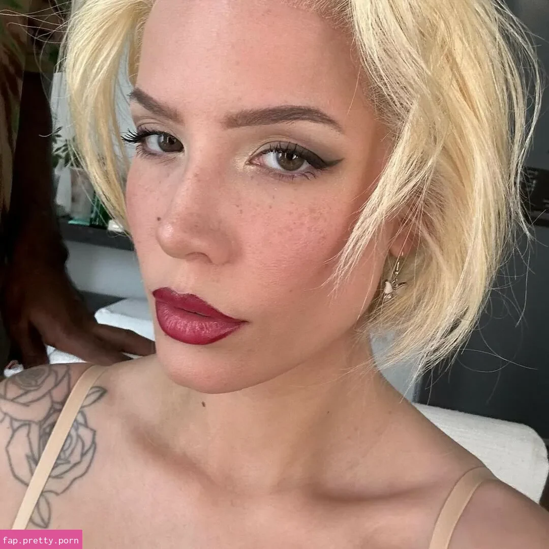 Halsey - Photo #72