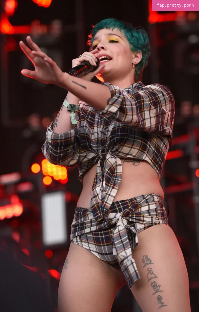 Halsey - Photo #24