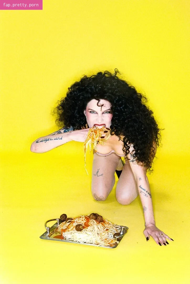 Halsey - Photo #37
