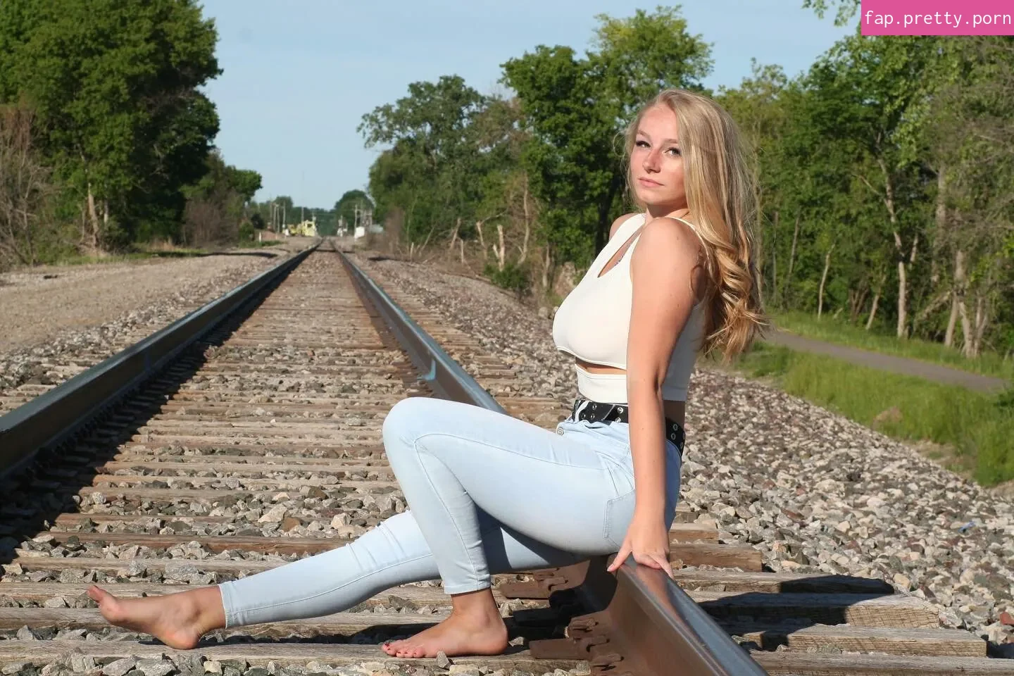Hannah Alyssa Woods - Photo #02
