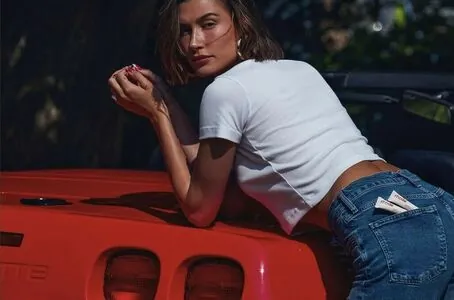 Hailey Baldwin Bieber
