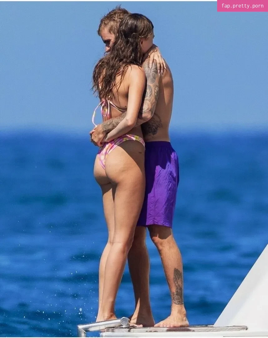 Hailey Baldwin Bieber - Photo #59