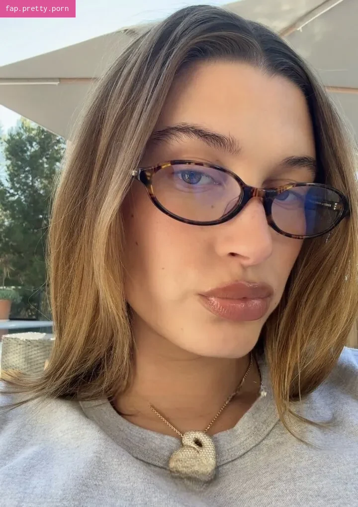 Hailey Baldwin - Photo #56