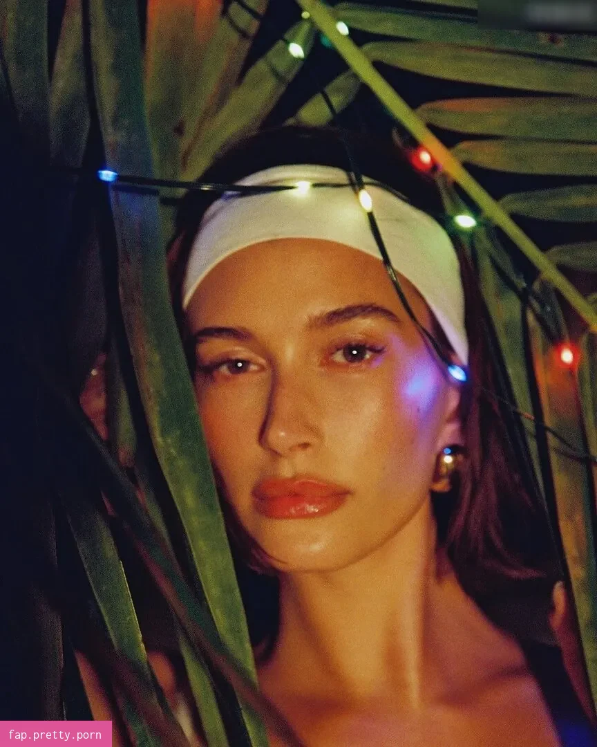 Hailey Bieber - Photo #81